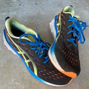 Men’s ASICS Nova Blast size 12 running shoe
